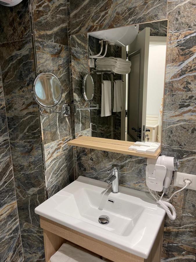 Sol Invictus Boutique Hotel Durres Albania Kültér fotó